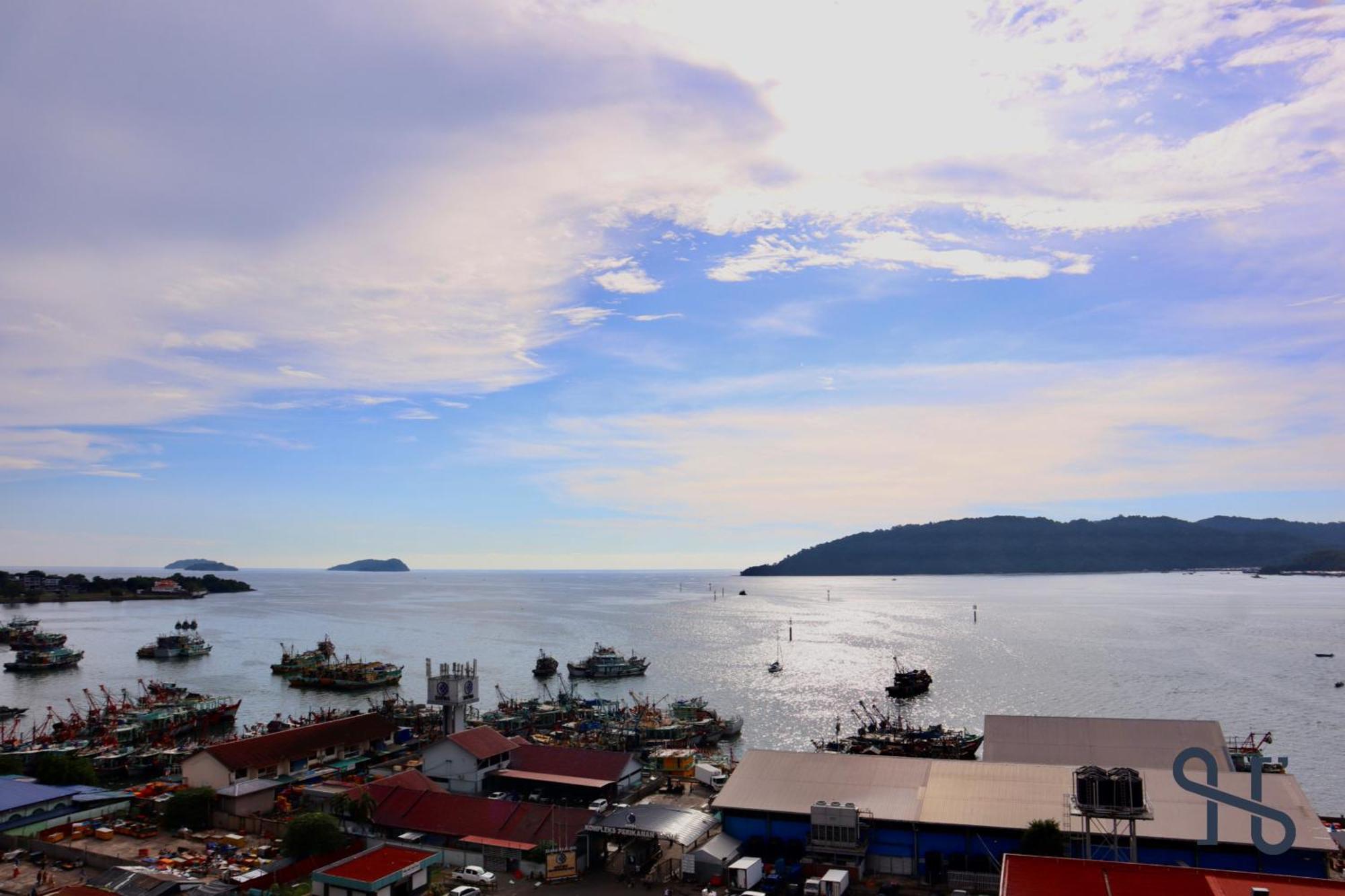 Pangsapuri Homesuite' At The Shore