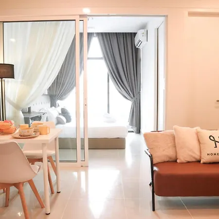 Homesuite' Home At The Shore Kota Kinabalu Exterior photo