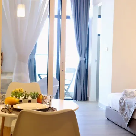 Homesuite' Home At The Shore Kota Kinabalu Exterior photo