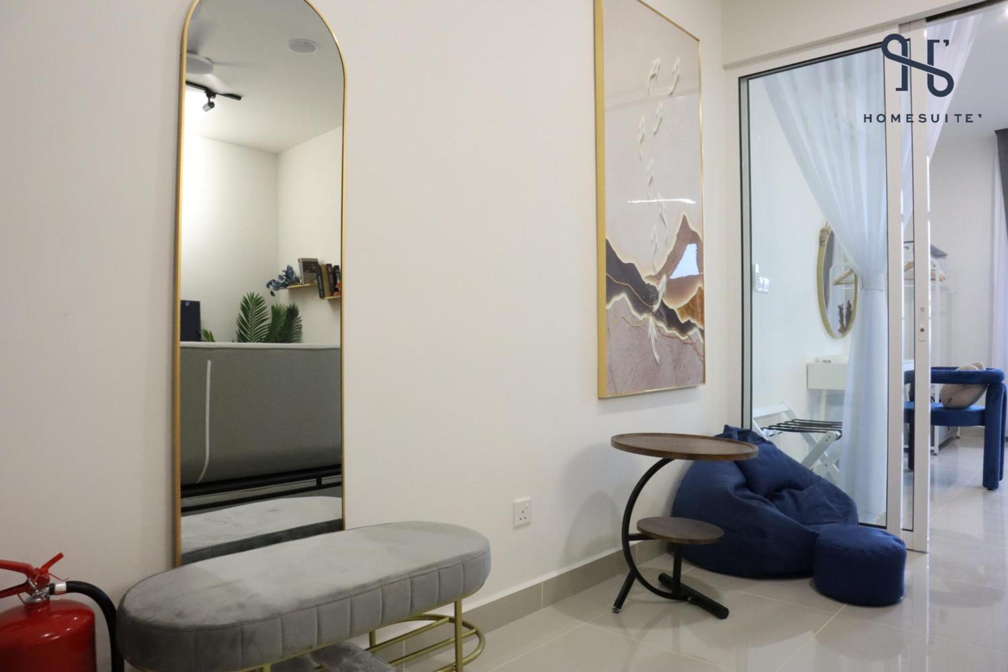 Homesuite' At The Shore Apartment
